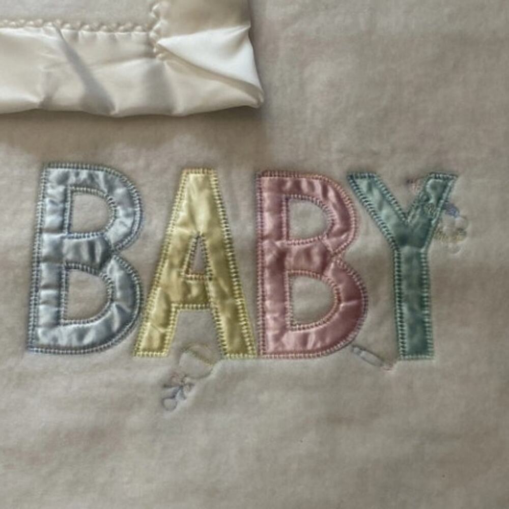 NIP Quiltex Vintage BABY Blanket with Satin Edge Trim 36" x 45"